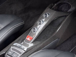 فيراري 488 سبايدر الداخلية 