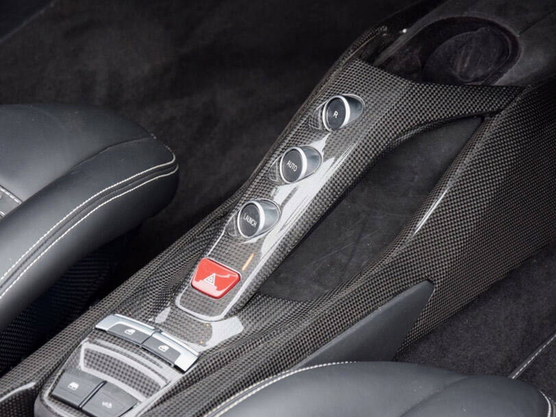 فيراري ٤٨٨ سبايدر Interior 