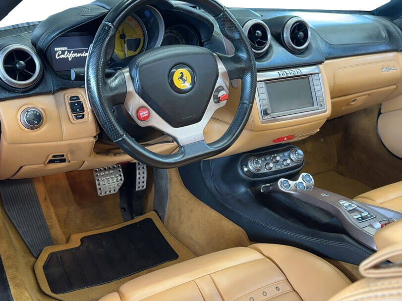 فيراري كاليفورنيا Interior 