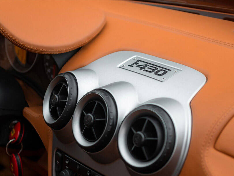 فيراري إف ٤٣٠ Interior 