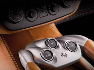 فيراري FF الداخلية 