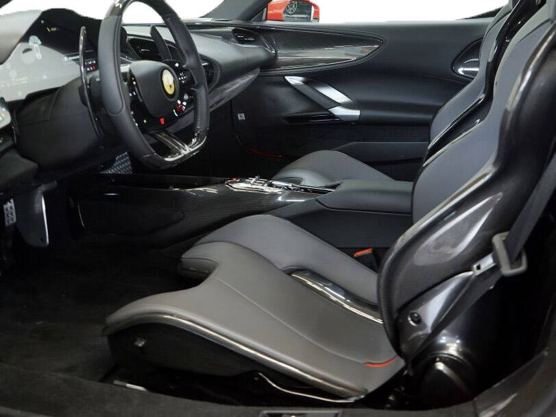 فيراري إس إف ٩٠ سترادالي 2025 Interior 