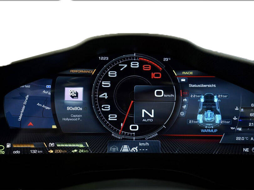 فيراري إس إف ٩٠ سترادالي 2025 Interior 