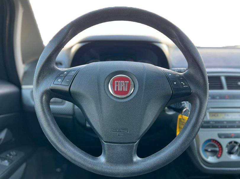 فيات بونتو Interior 