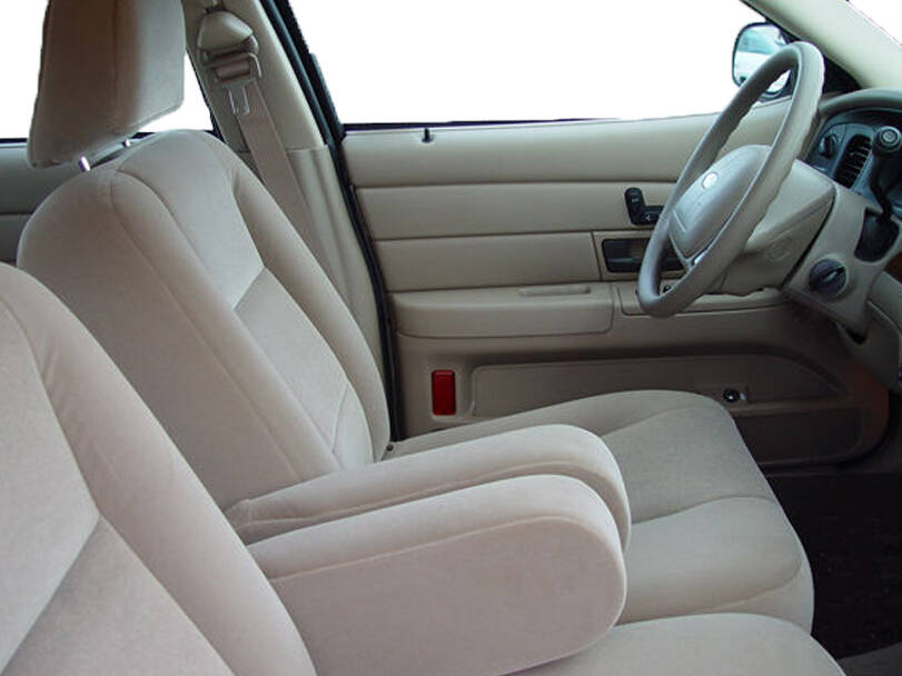 فورد كراون فيكتوريا Interior 