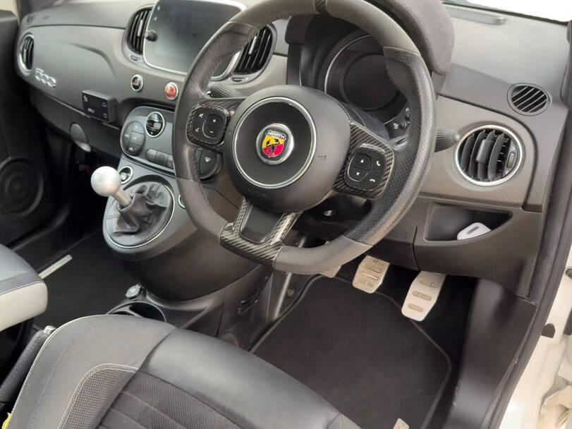 أبارث ٥٩٥ Interior 