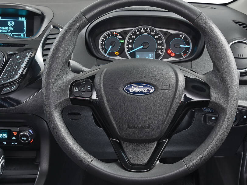فورد فيغو الجيل الأول (B517) Interior 