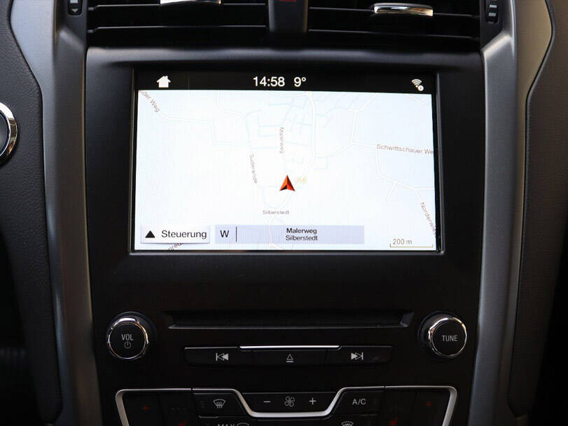 فورد مونديو الجيل الرابع Interior 