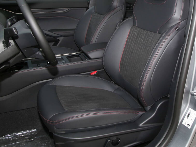فورد مونديو 2025 Interior 