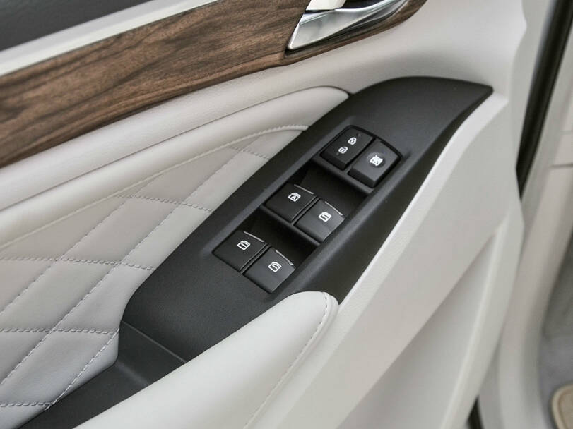 جي إيه سي M8 الجيل الأول Interior 