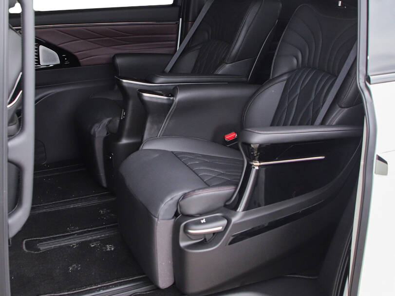 جي إيه سي M8 Interior 