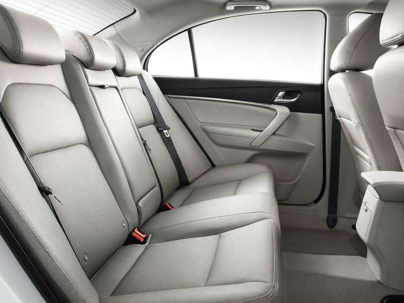 جيلي إمجراند ٧ Interior 