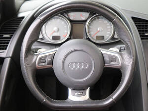 أودي R8 الداخلية 