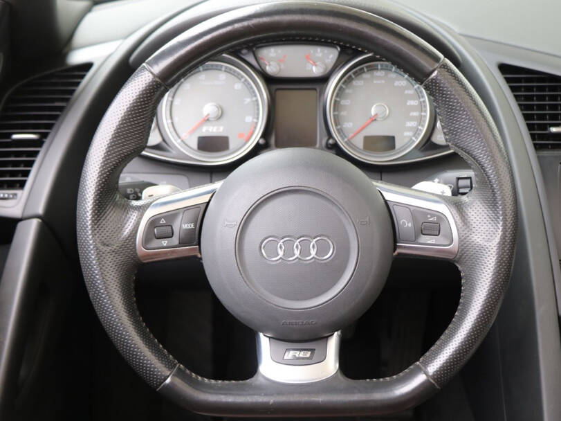 Audi R8 1st Generation Interior 