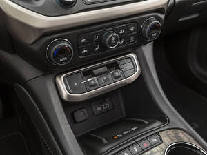 جي إم سي أكاديا الداخلية 