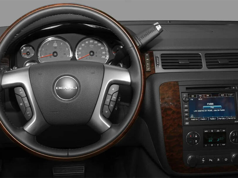 جي إم سي يوكن الجيل الثالث Interior 