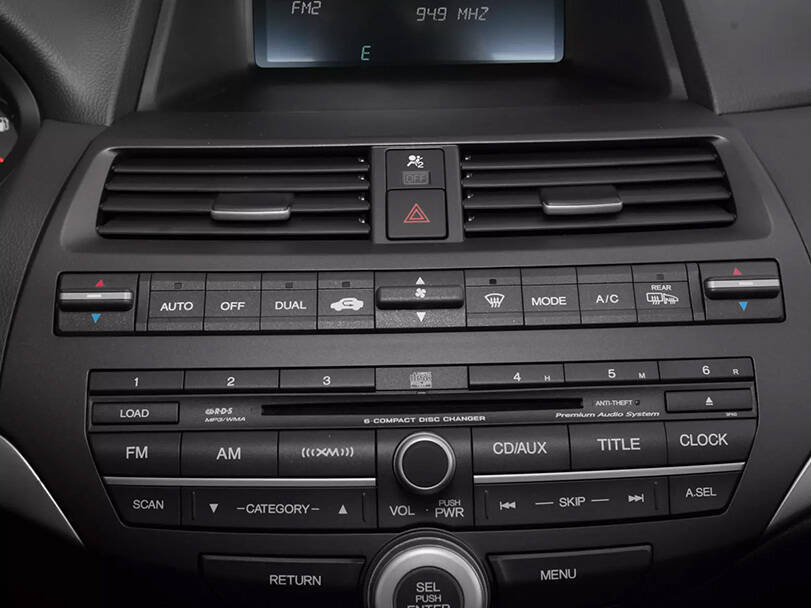 هوندا أكورد الجيل الثامن Interior 