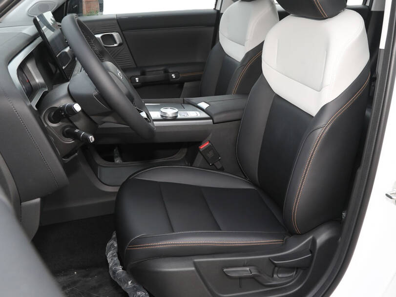 بايك بي جي ٣٠ 2025 Interior 