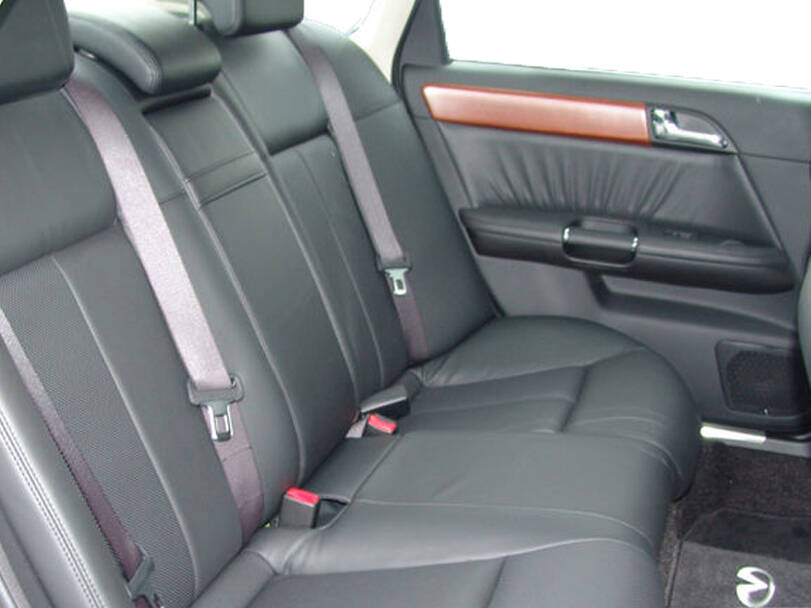 إنفينيتي إم ٣٧ Interior 