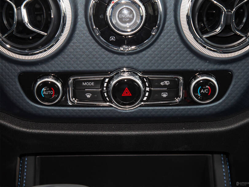 بايك بي جي ٤٠ سي Interior 