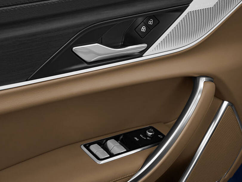 Jaguar XF Interior 