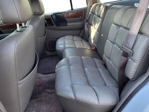 Jeep Grand Wagoneer Interior 